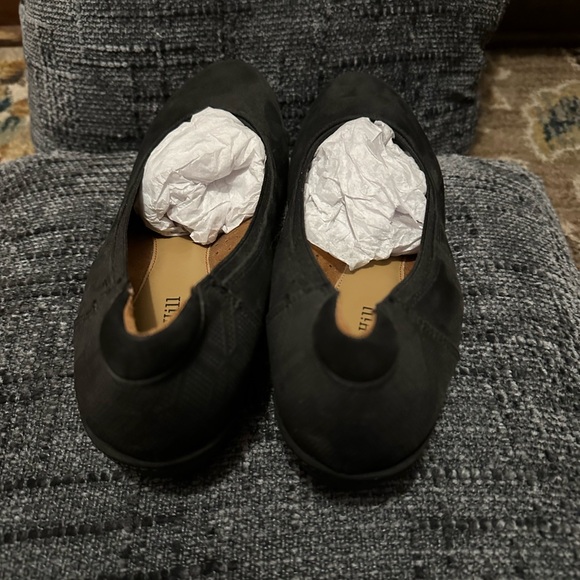 Cobb Hill by New Balance Women's Classic Black Loafers - Picture 5 of 8